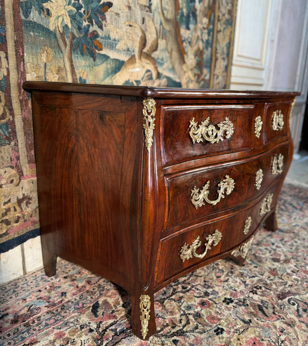 Cassettone in noce Luigi XV del XVIII secolo