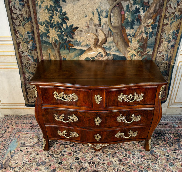 Cassettone in noce Luigi XV del XVIII secolo