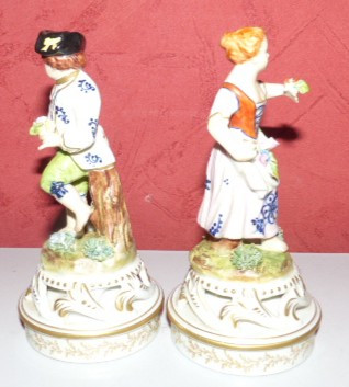 Paire de sujet décoratif personnages signée de Meissen