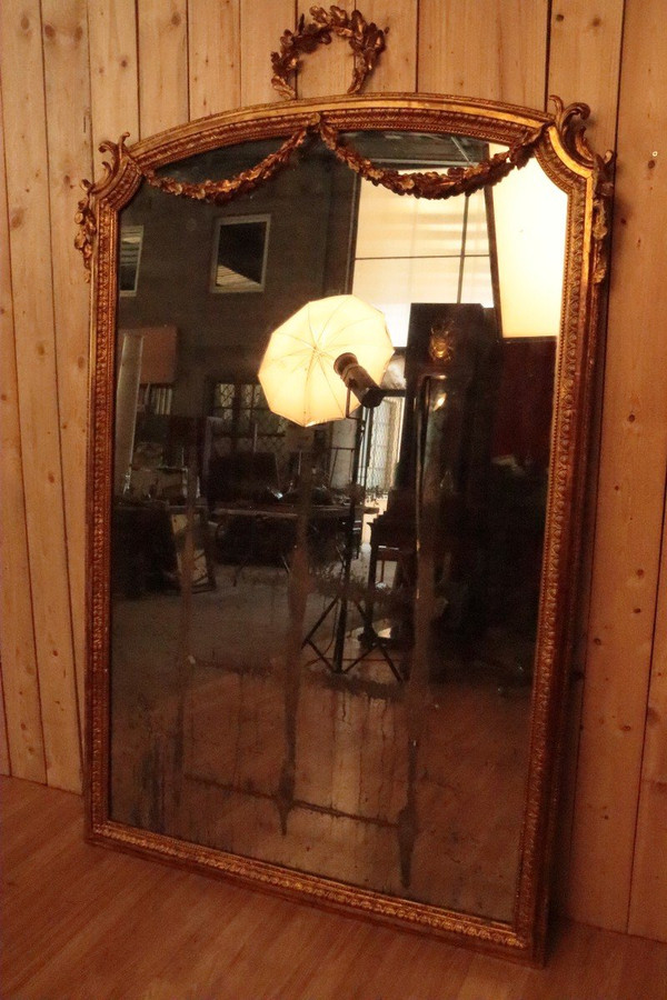 Grande specchio dorato del XIX secolo in stile Napoleone III alto 217 cm
