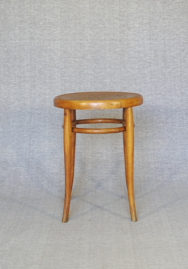 Bistro stool, wooden seat, star circa 1925 No Thonet