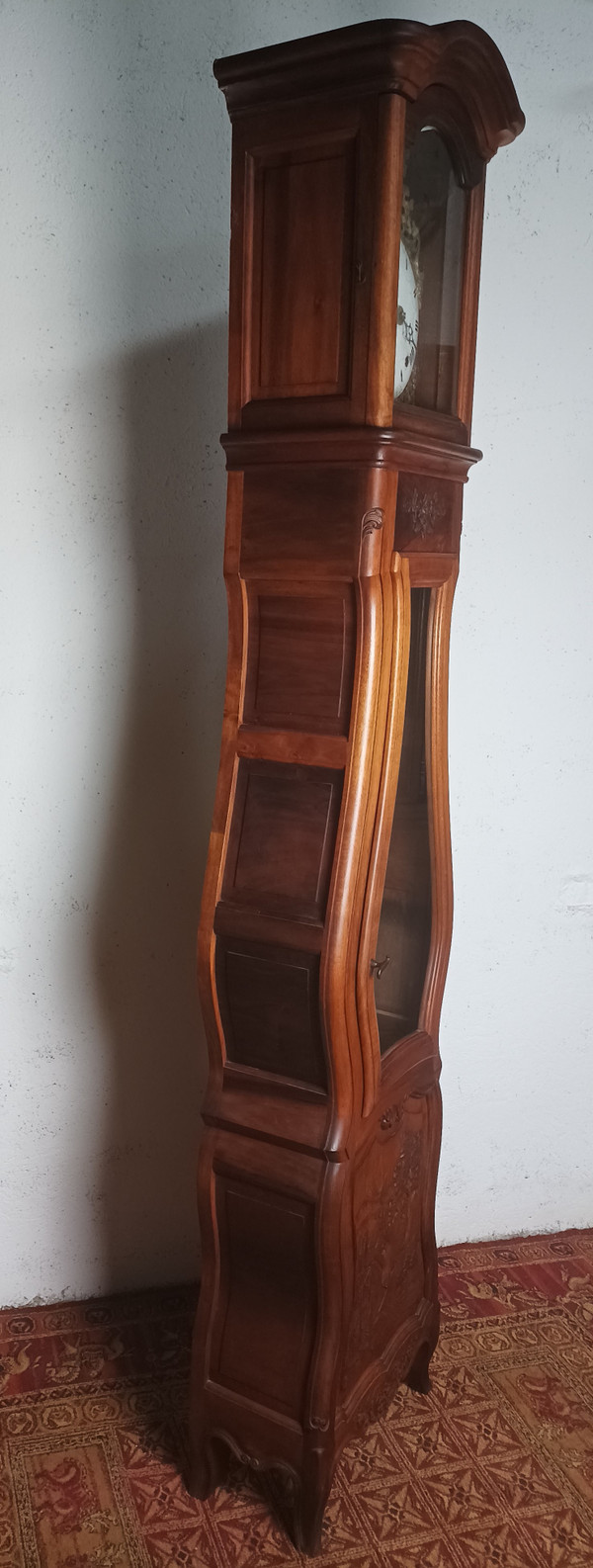 Provençal Comtoise clock in walnut