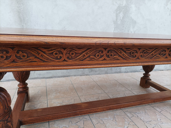 Table style Renaissance en chêne