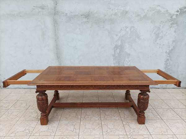 Table style Renaissance en chêne