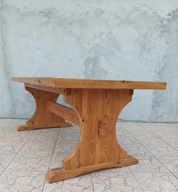 Solid pine farm table