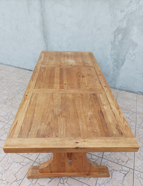 Solid pine farm table