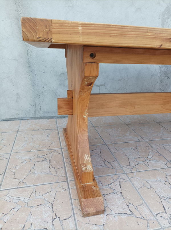 Solid pine farm table