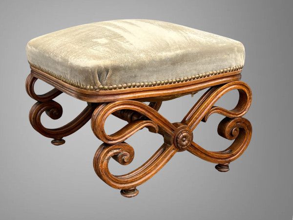 CURVED, FABRIC-COVERED WALNUT TOE / FOOTREST