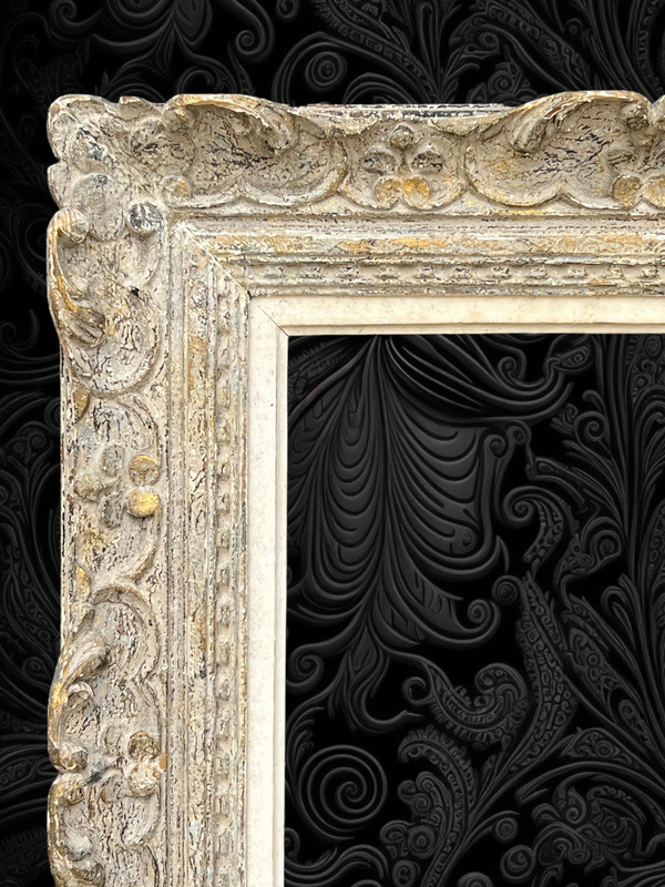 CADRE ANCIEN MONTPARNASSE EN BOIS SCULPTÉ PATINÉ POUR PEINTURE 47 cm x 38,5 cm
