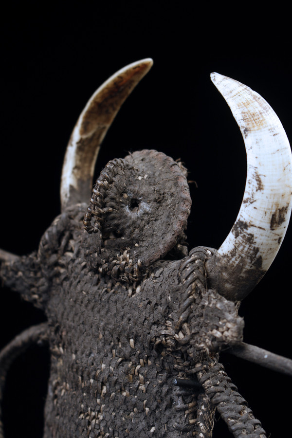 Abelam mouth ornament called Karawut
