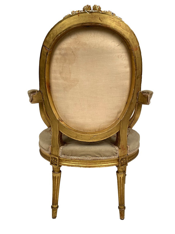 Poltrona in legno dorato in stile Luigi XVI, fine XIX o inizio XX secolo
