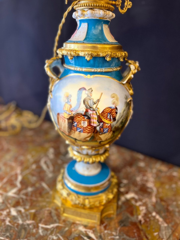 Coppia di lampade in porcellana di Parigi