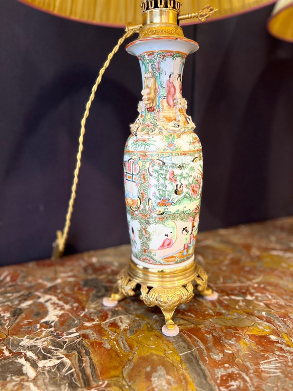 Coppia di lampade in porcellana di Canton