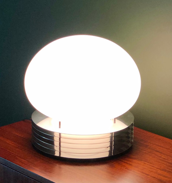 Lampe à poser en inox et verre opalin par Tronconi Illuminazione, Italie années 70 