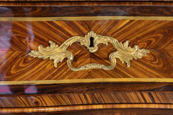 Commode D’époque Louis XV Estampillée De  Dubois