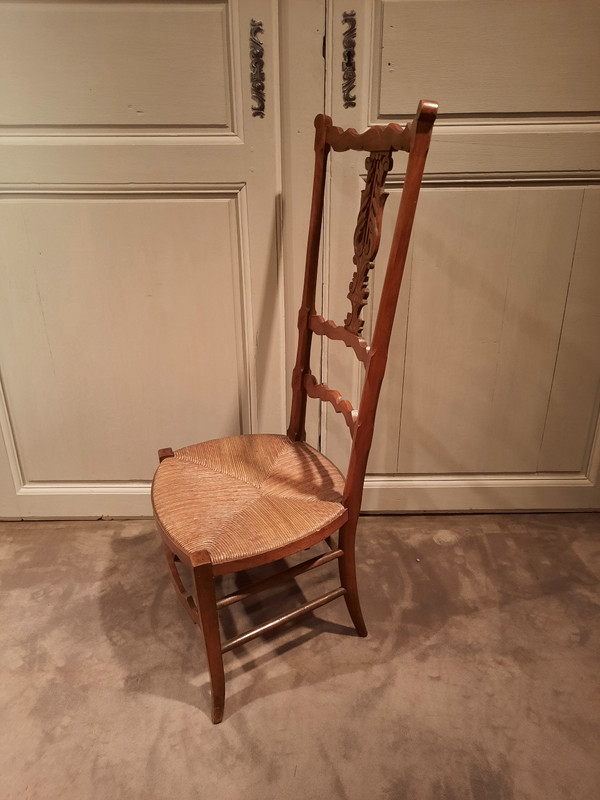 Pair of low cherry changing chairs from the 19th century.
