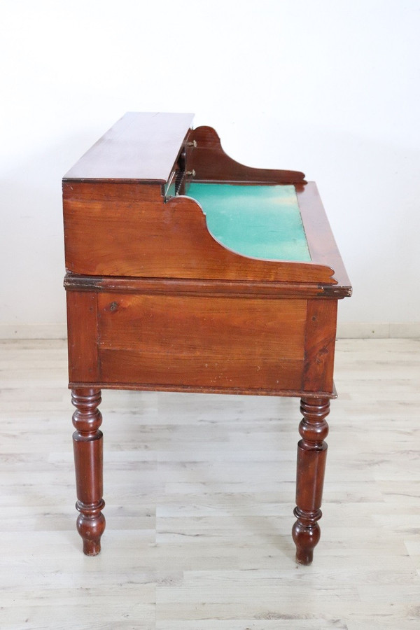 Elegante scrittoio italiano antico 