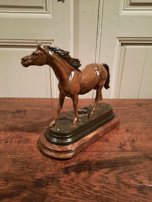 Sculpture en régule d’époque XIXème siècle représentant un cheval, signé J. Moigniez.
