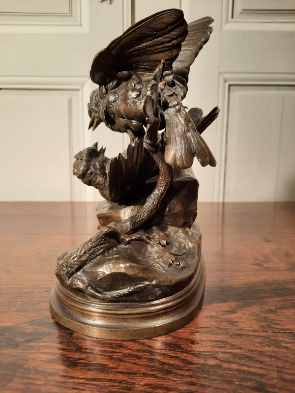Bronze sculpture representing two birds, signed J. Moigniez from the 19th century.
