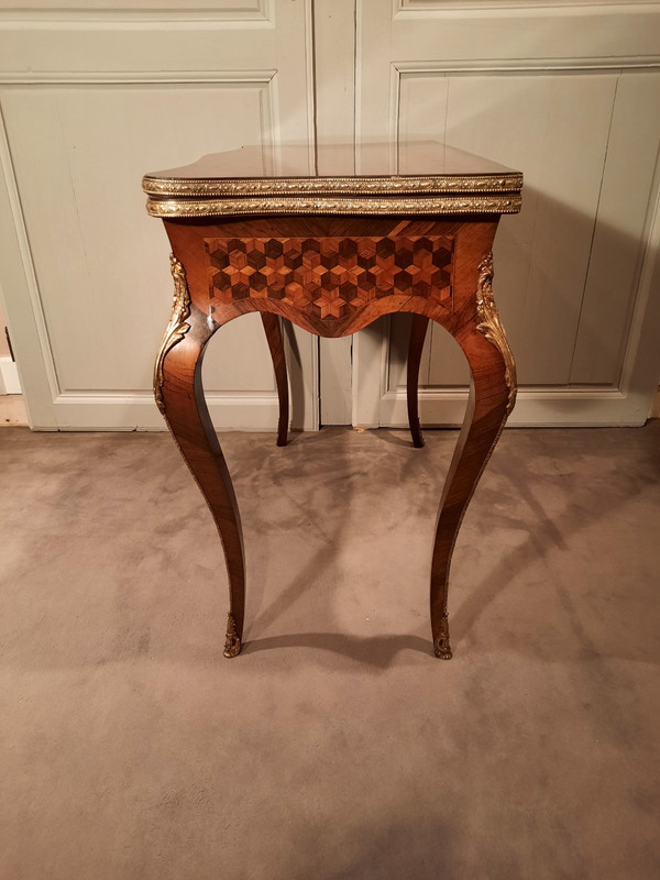 Table à jeu en marqueterie d’époque Napoléon III.
