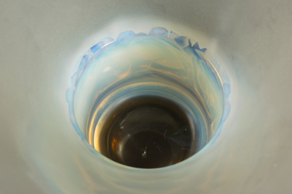 Discover the Magnificent PINSONS Vase by René Lalique 