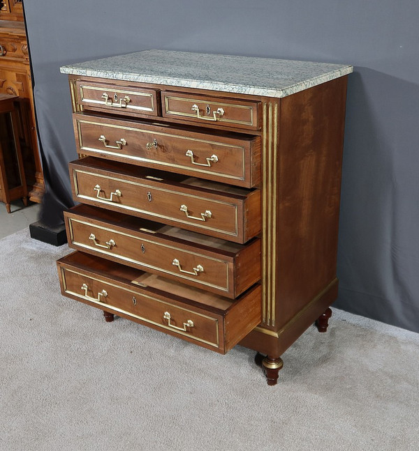 Petite commode en acajou de style Louis XVI 
