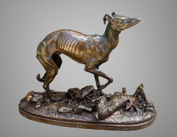 Bronze ancien du XIXe siècle patiné signé Beloc représentant un lévrier 