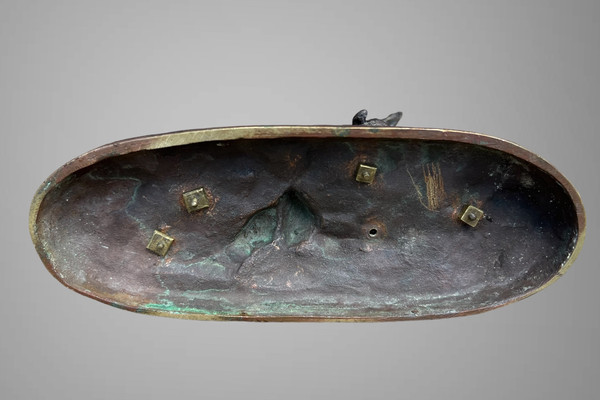 Bronze ancien du XIXe siècle patiné signé Beloc représentant un lévrier 