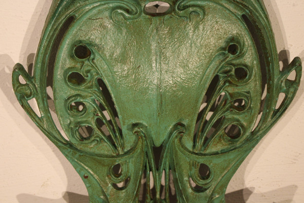 Art Nouveau coat of arms by Hector Guimard