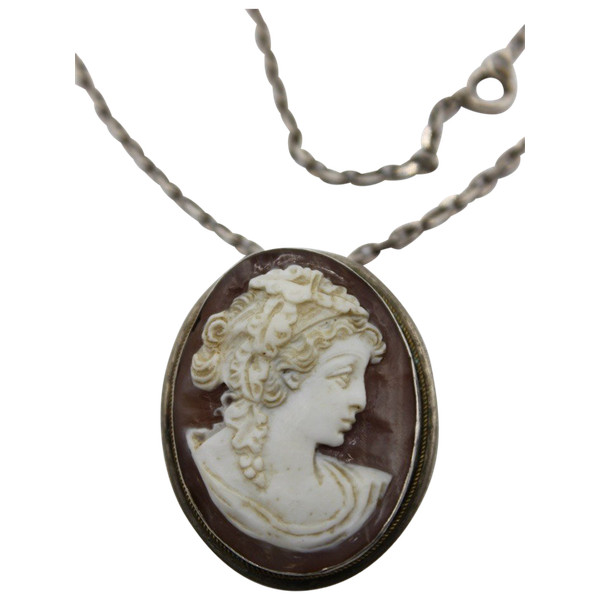Spilla con cammeo con montatura in argento, 1900 circa