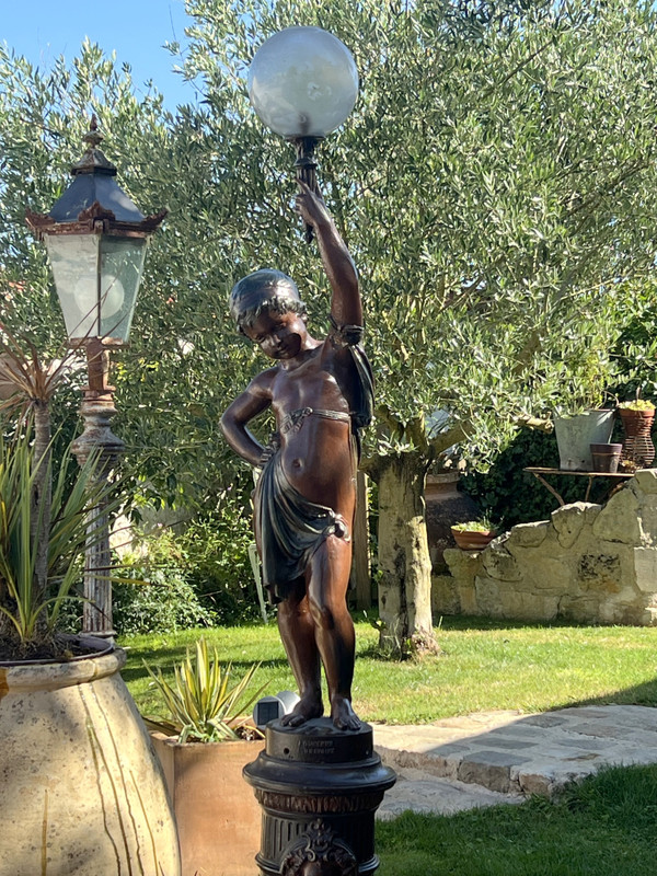 ANTOINE DURENNE 1822-1895 / PORTE TORCHERE CHERUBIN EN FONTE PATINÉE POLYCHROME
