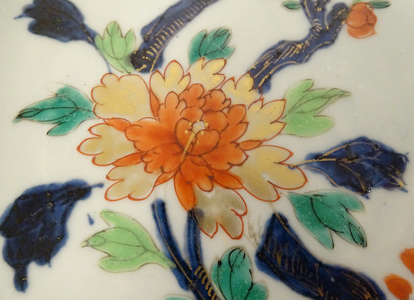 Coppia Piatti Cavi in Porcellana Cina Imari Fiori Peonie Qianlong XVIII Secolo