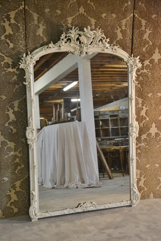 Grand miroir de style Louis XV rocaille