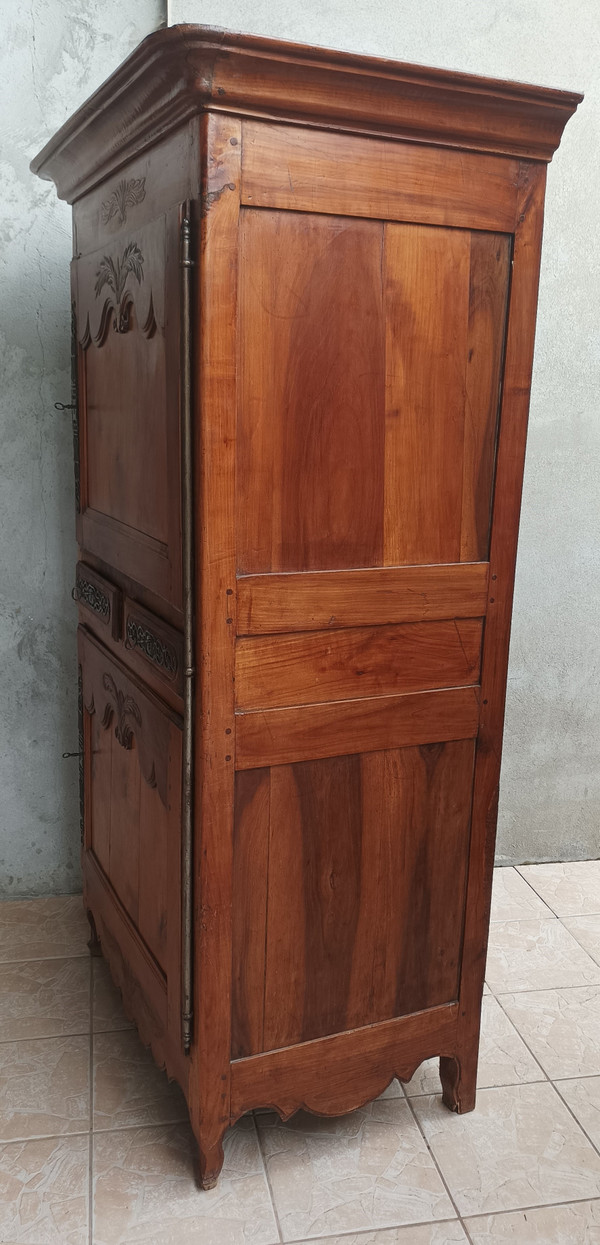 Vandeen Cabinet Man Standing Luigi XV in ciliegio