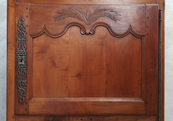 Vandeen Cabinet Man Standing Luigi XV in ciliegio
