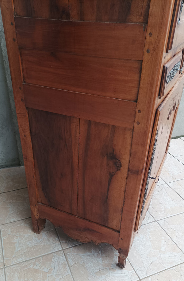 Vandeen Cabinet Man Standing Luigi XV in ciliegio