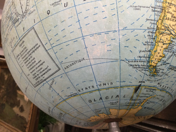 Globe terrestre année 40