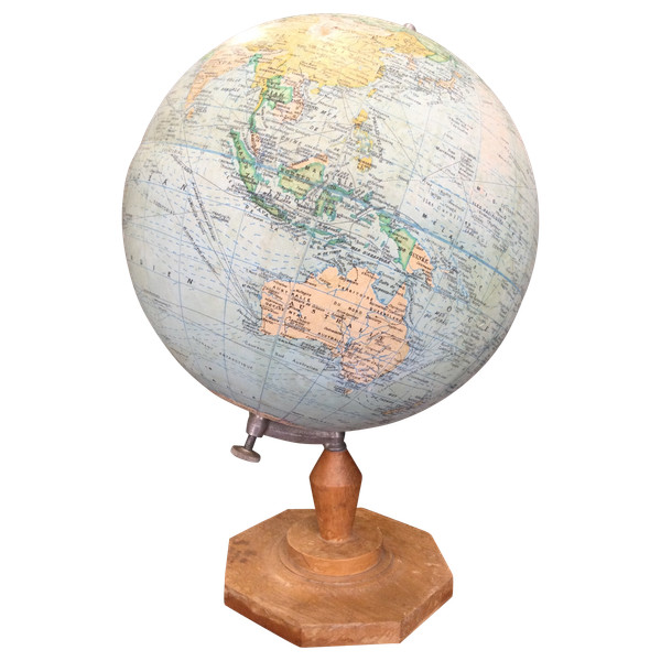 Globe terrestre année 40