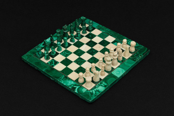 Small square chessboard in malachite and marble: