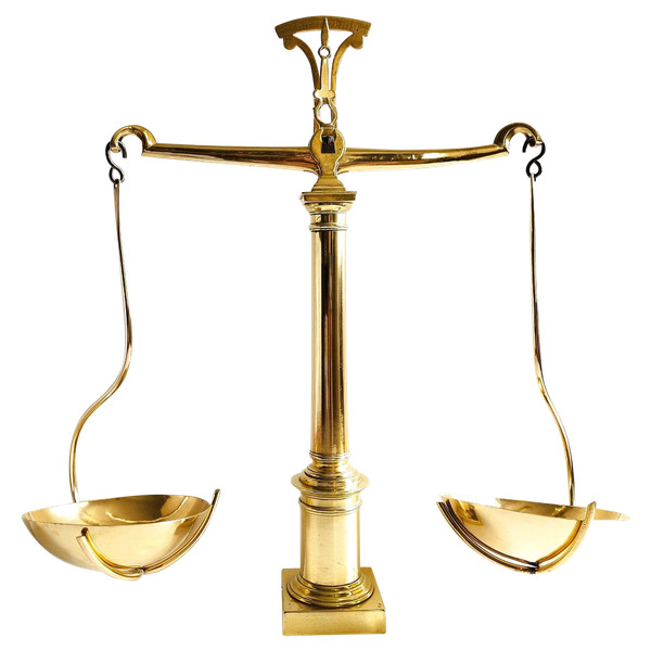 Petite balance en bronze et laiton 
