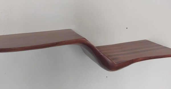 Mensola da parete di grandi dimensioni dal design contemporaneo 
