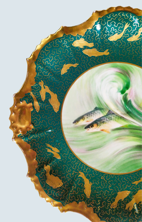 Piatto in porcellana di Limoges con decoro pesci dipinto a mano 