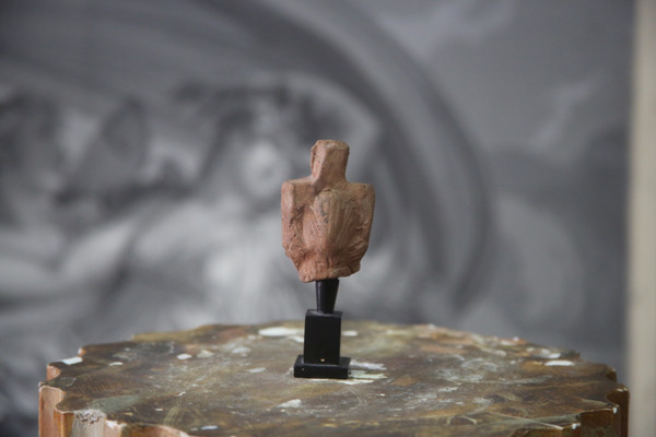 Testa femminile in terracotta, Egitto periodo romano