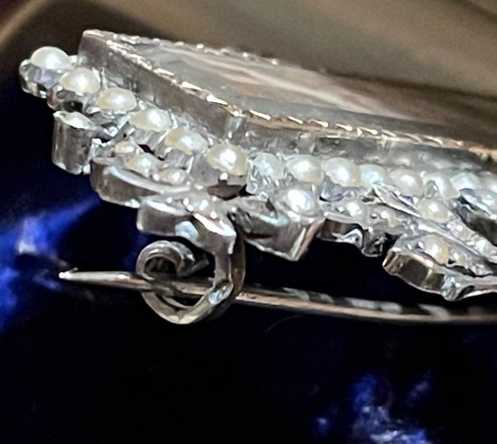 Spilla in argento e oro del XIX secolo.