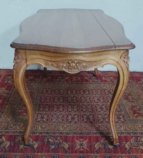 Louis XV middle table in walnut
