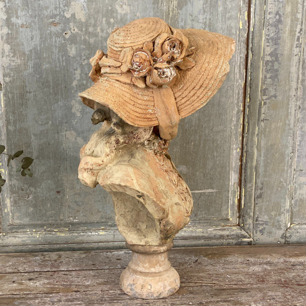 Busto in terracotta firmato Garnier