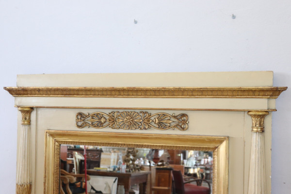 Miroir Doré Et Laqué de la période néoclassique