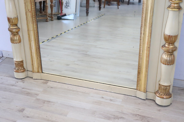Miroir Doré Et Laqué de la période néoclassique