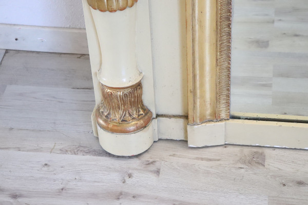 Miroir Doré Et Laqué de la période néoclassique