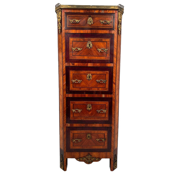 Elégant chiffonnier de style Louis XVI fin XIXe